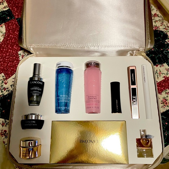 SOLD Lancôme Gift Set 2023 Christmas Holiday 10 Full size products - Picture 1 of 3